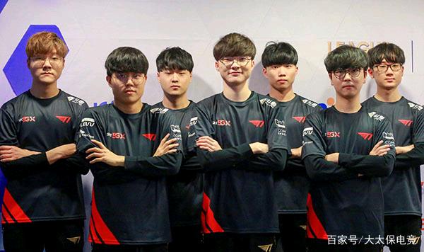 而锋线球员 而锋线球员